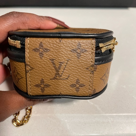 (((SOLD)))  **AUTHENTIC** 2019 Monogram Reverse Boite Chapeau Necklace - Picture 3 of 11